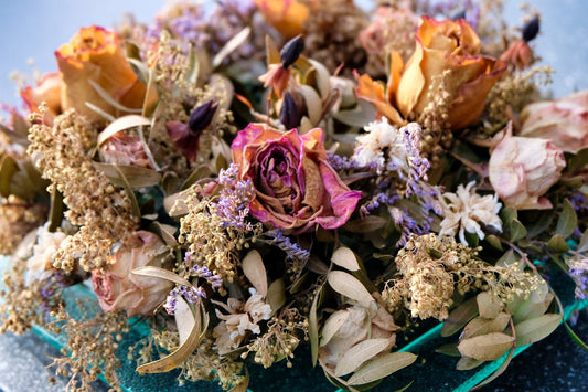 ¿Flores Secas Eternas? ¡Descubre el Secreto de su Duración!