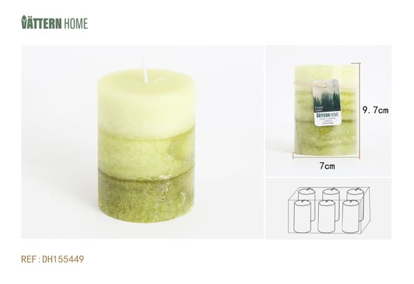 Vela de tres colores en forma de pilar de 7 x 9,7 cm con sabor a bosque de parafina (verde) que dura 40 horas