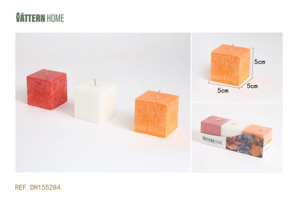 3 velas cuadradas de 5*5*5CM sabor a crema de parafina, sabor a fresa, sabor a naranja (blanco, rojo, naranja) que arden 3,5 horas